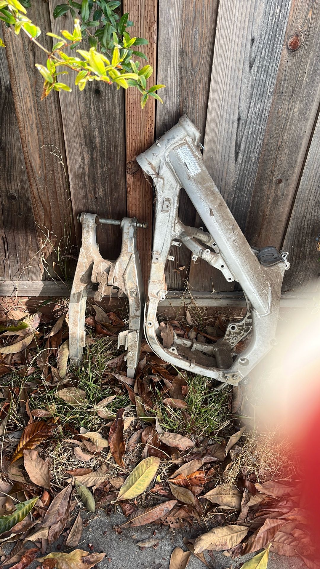 2003 Honda CRF 450 R frame and swing arm.