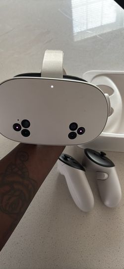 Meta Quest 3S Standalone VR Headset