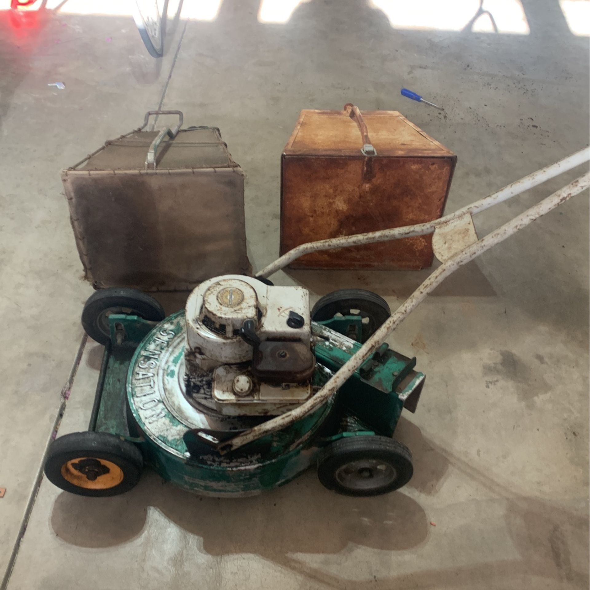 Vintage Briggs And Stratton Lawn Mower