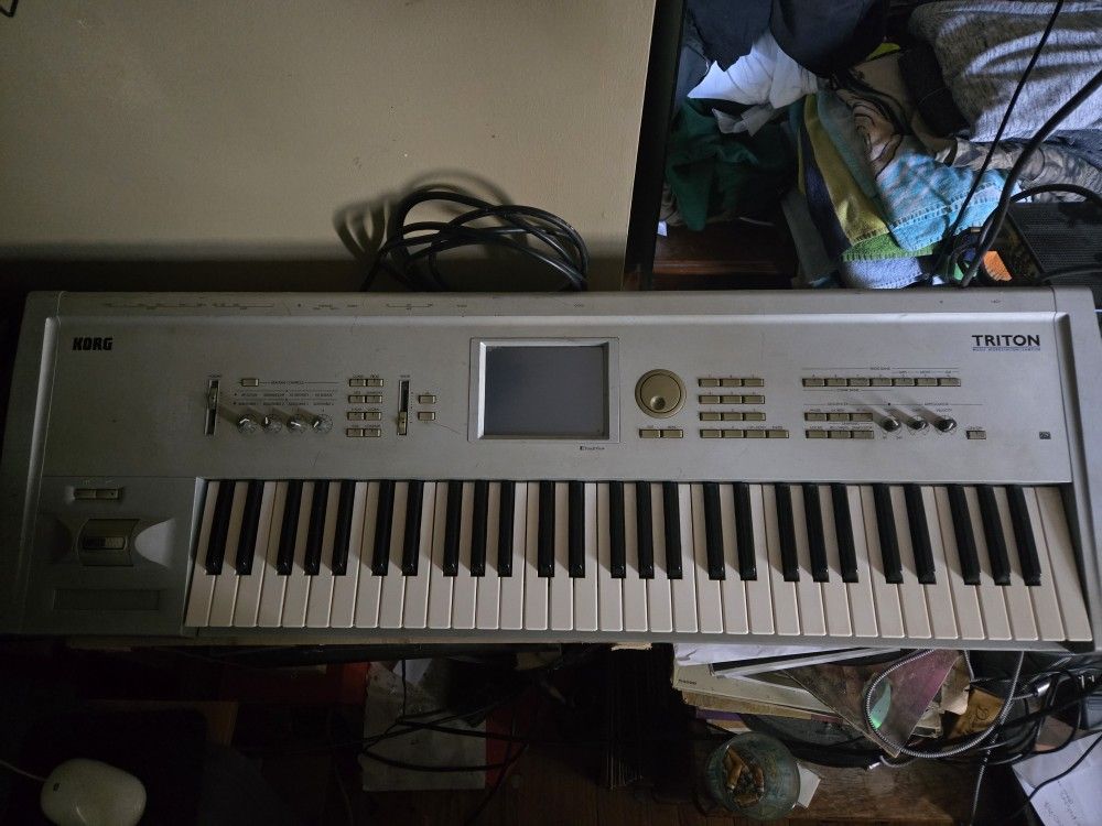 Korg Triton 61 Key
