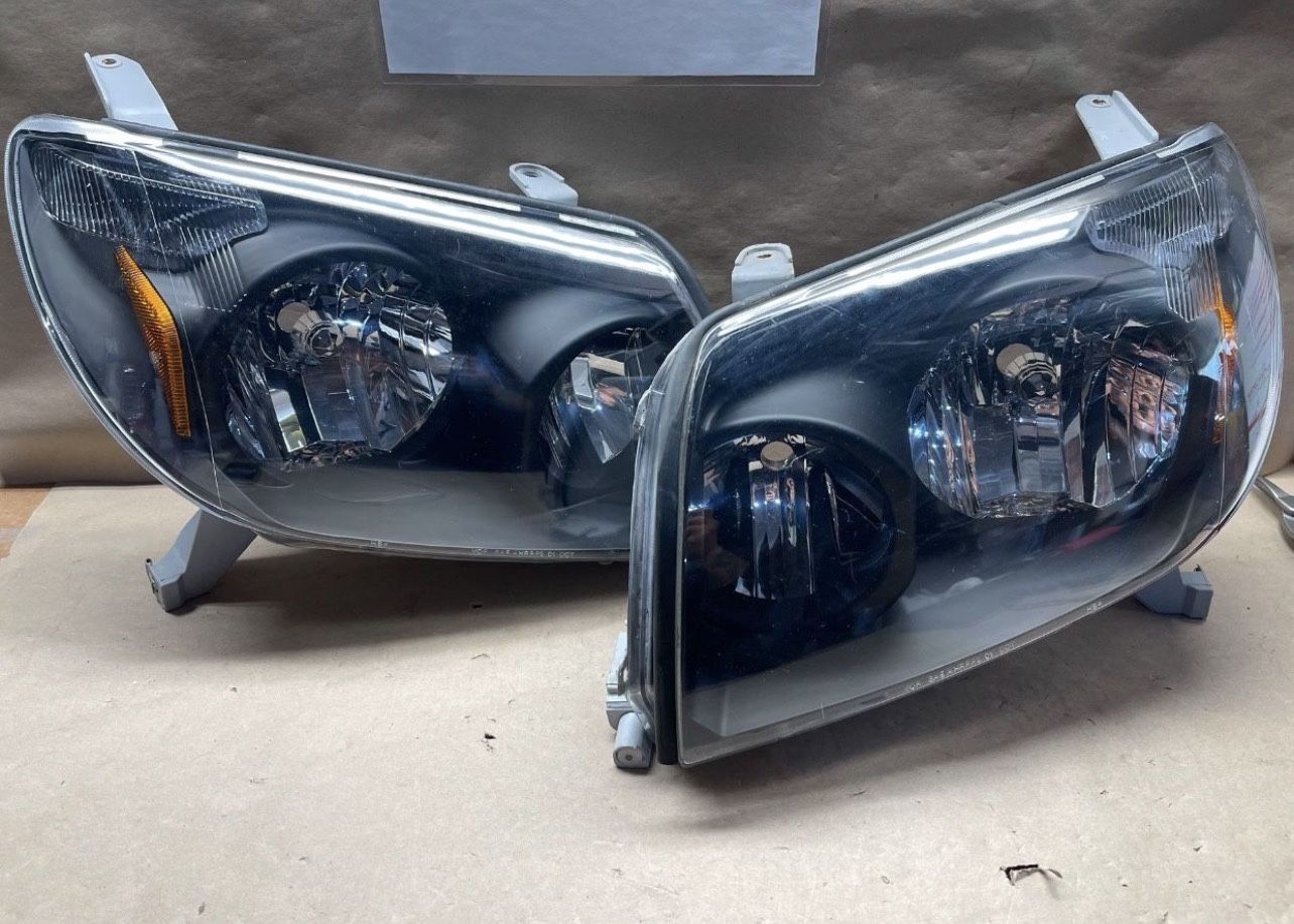 #OH130 Fit 03-05 Toyota 4Runner Black Halogen Headlight Pair 