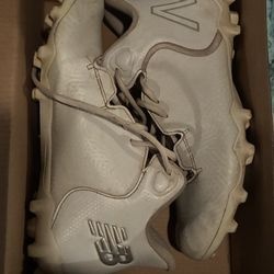 New balance Women’s Cleats