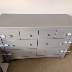 Graco Heavy Duty Dresser