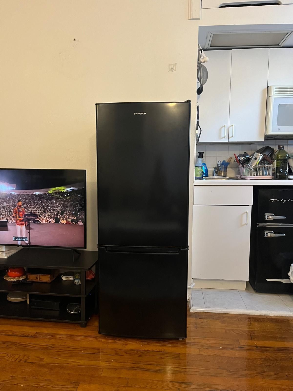 Refrigerator Like new