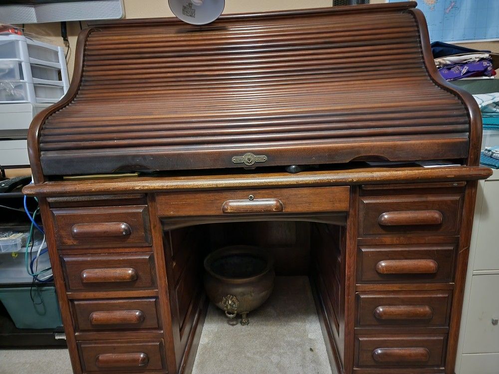 Antique Derby Desk Co. Rolltop