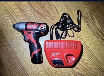 Milwaukee M12 12V Lithium-lon Cordless 1/4 in. Hex Impact With battery and charger