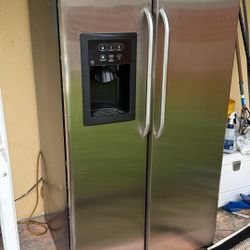 General Electric Double Doors Fridge 