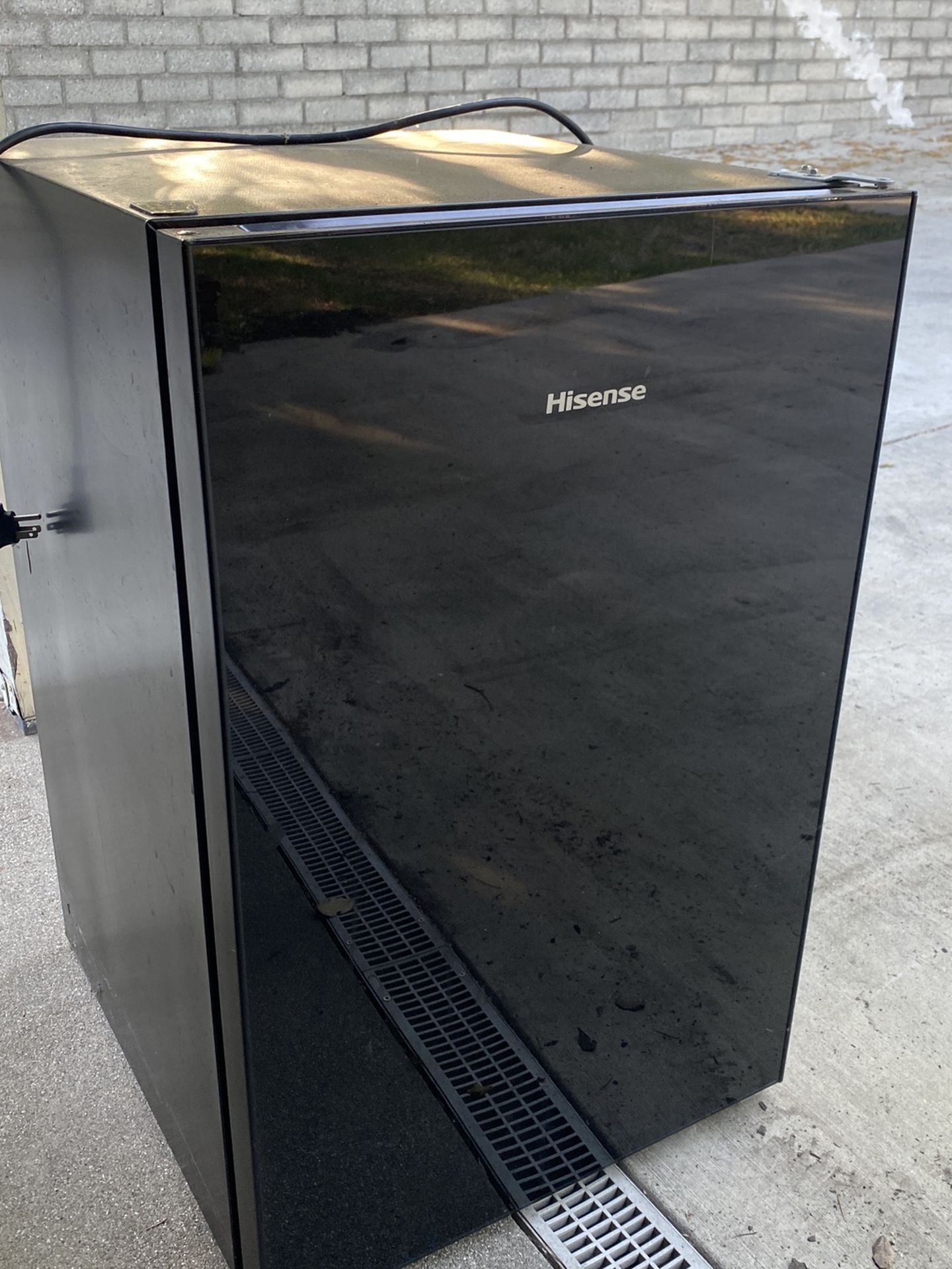 Mini fridge