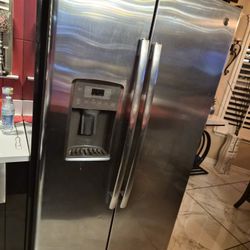 GE Staimless Steel Refrigerator 