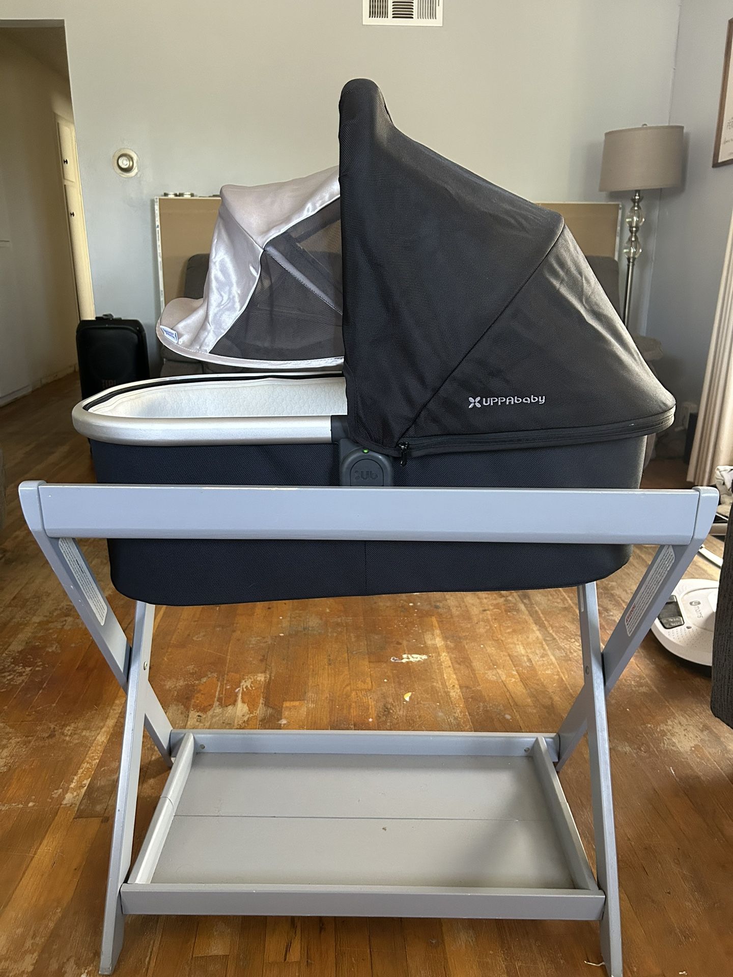 Uppababy Bassinet W/stand