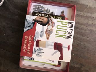 Wolfgang puck cookie press and decorating set