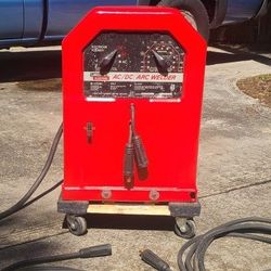 Lincoln AC/DC Arc/Stick Welder