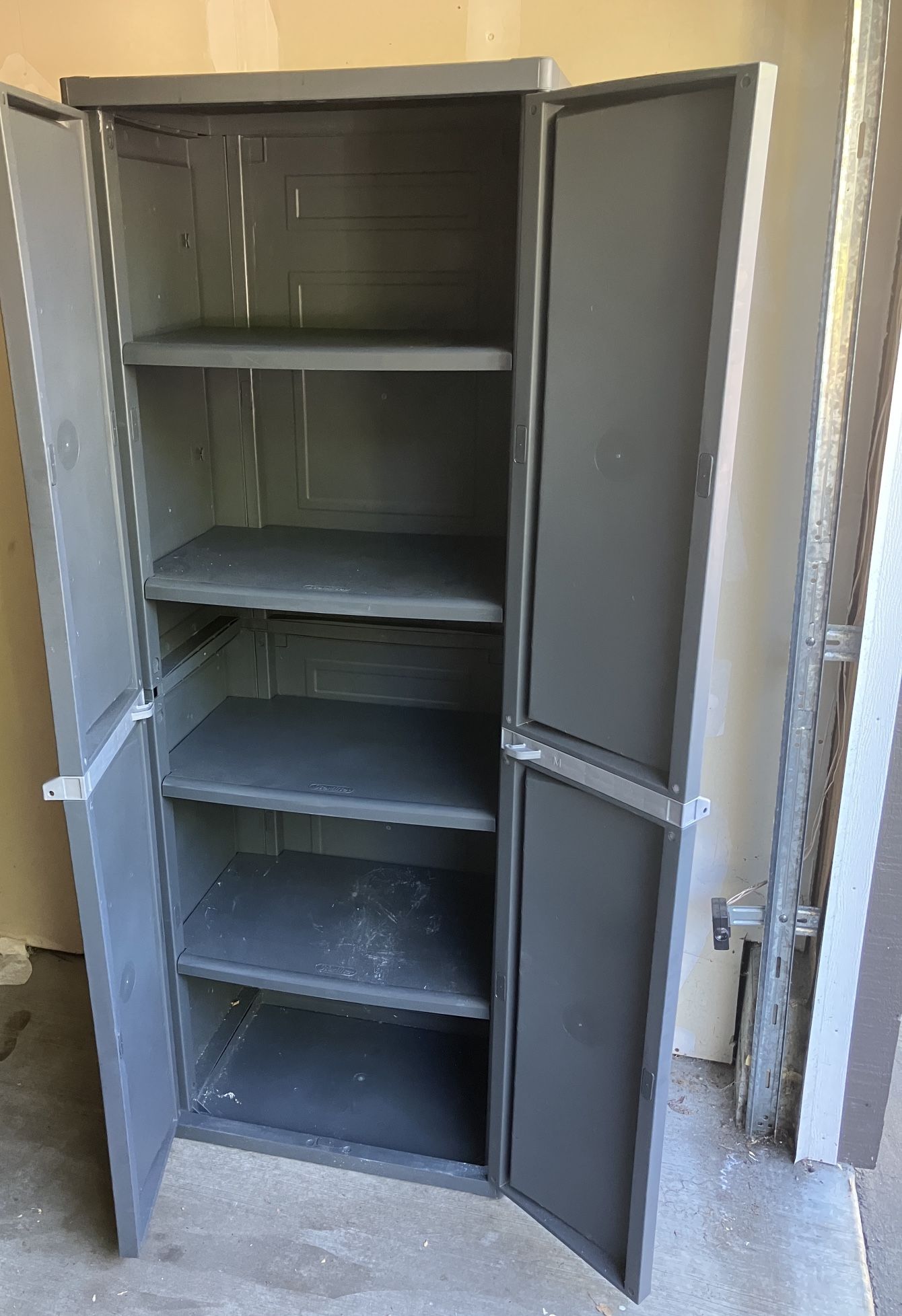 Sterilite Four Shelf Outdoor Cabinet