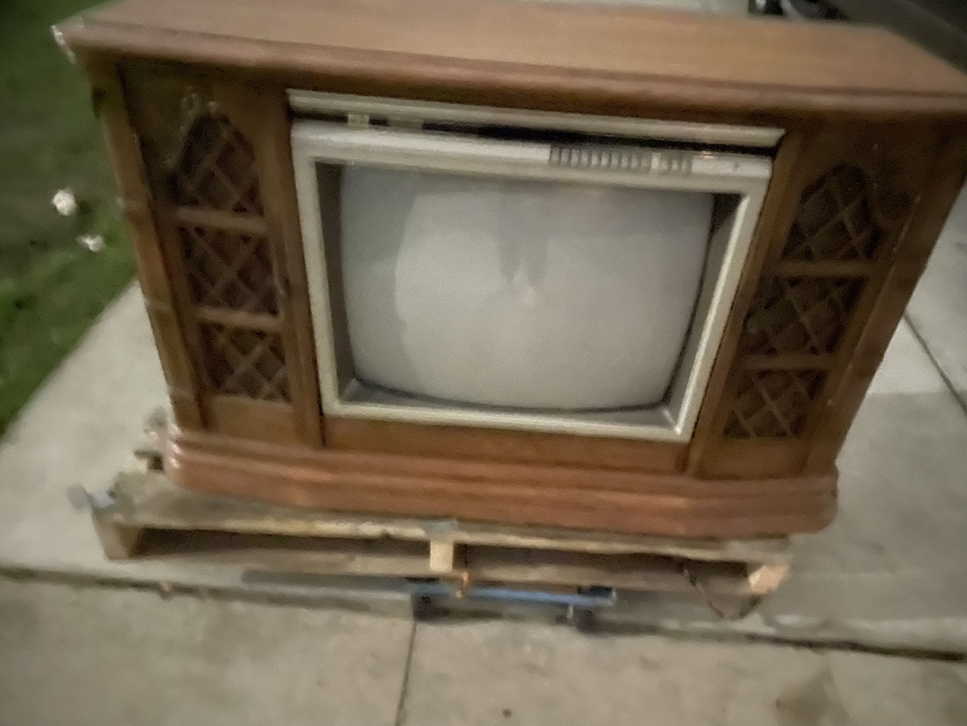 RCA TV
