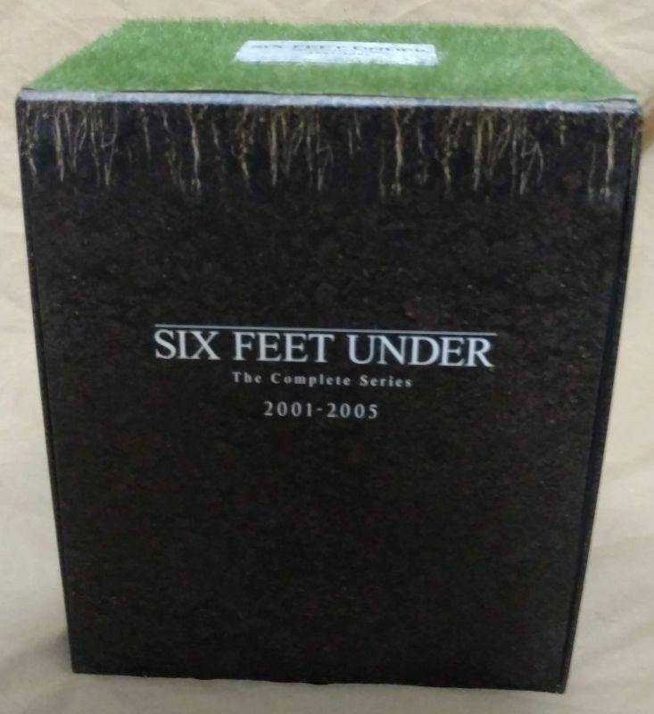 HBO's Six Feet Under - The Complete Series: 2001-2005 (24 DVDs)