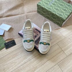 Couple's dirty shoes Couple's shoes