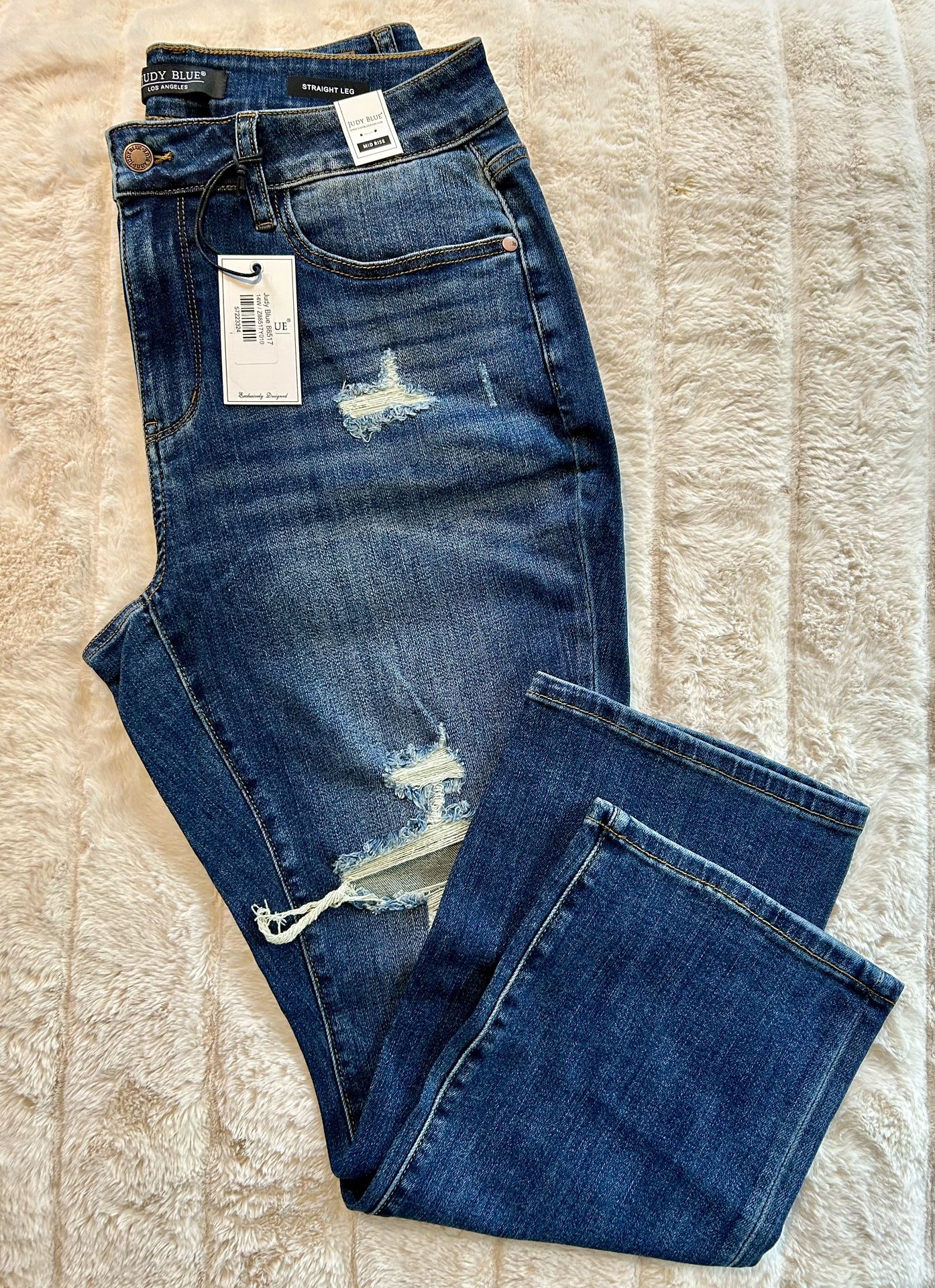 New Women’s Jeans Size 14 Straight Leg Fit Mid Rise Waist