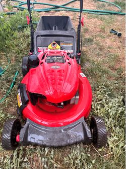 190cc Briggs & Stratton Troy-Bilt 21” cutting deck mower