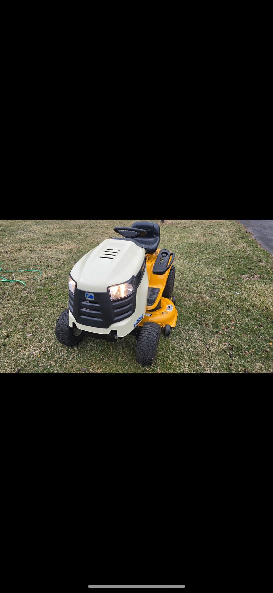 Cub Cadet LTX 1040 Beautiful Condition - Only 42hrs.