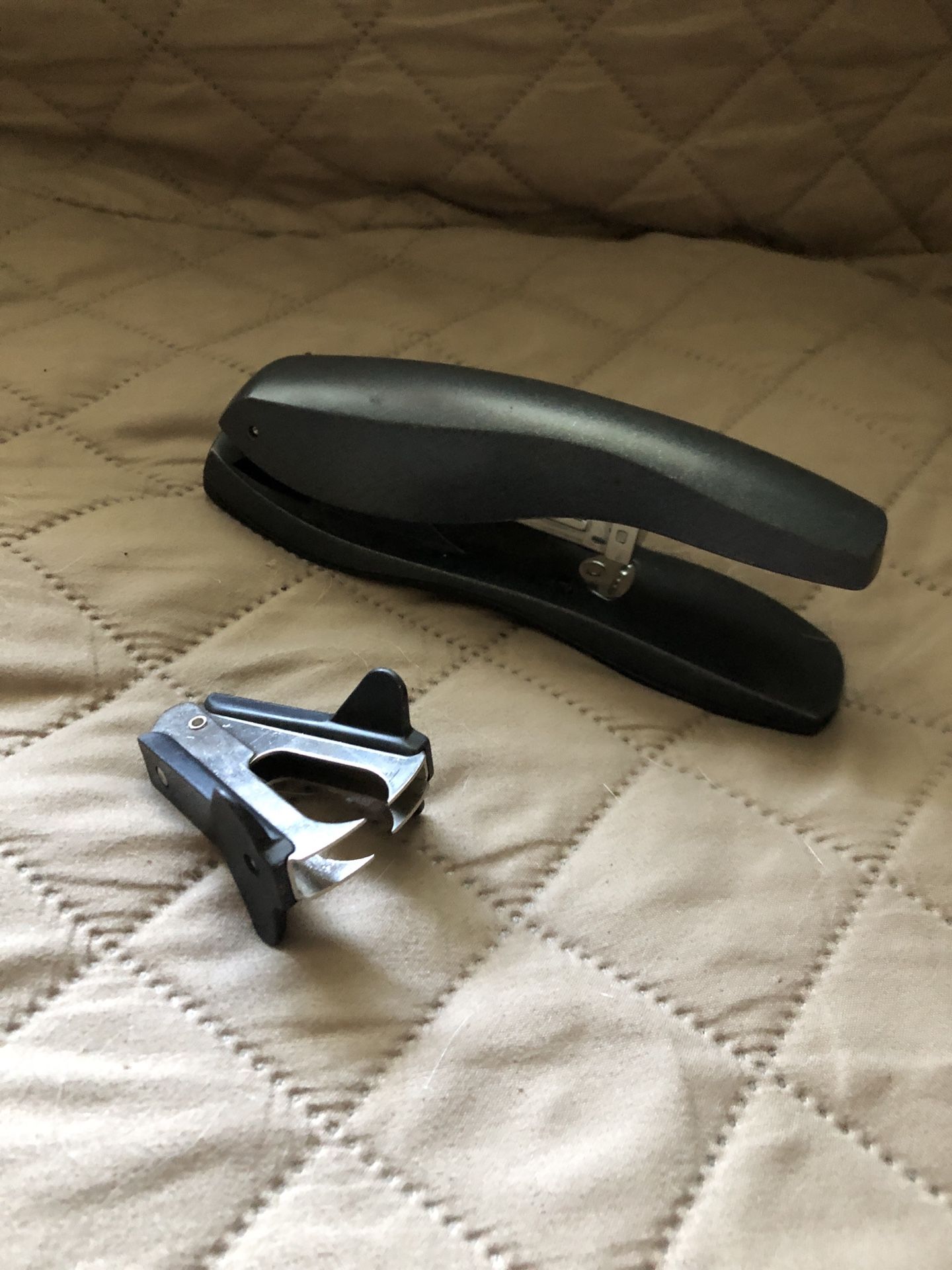 Desk Stapler And Staple Remover
