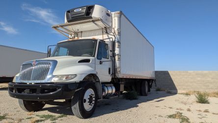 2018 international reefer 26' box truck