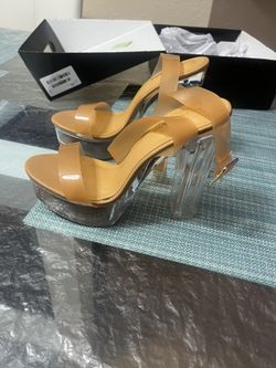 Fashion Nova Nude Platform Heels 7.5