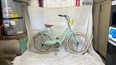 HUFFY brand 24” single speed, coaster Brake beach cruiser bicycle ready to ride as pictured needs a bath please check my other listings