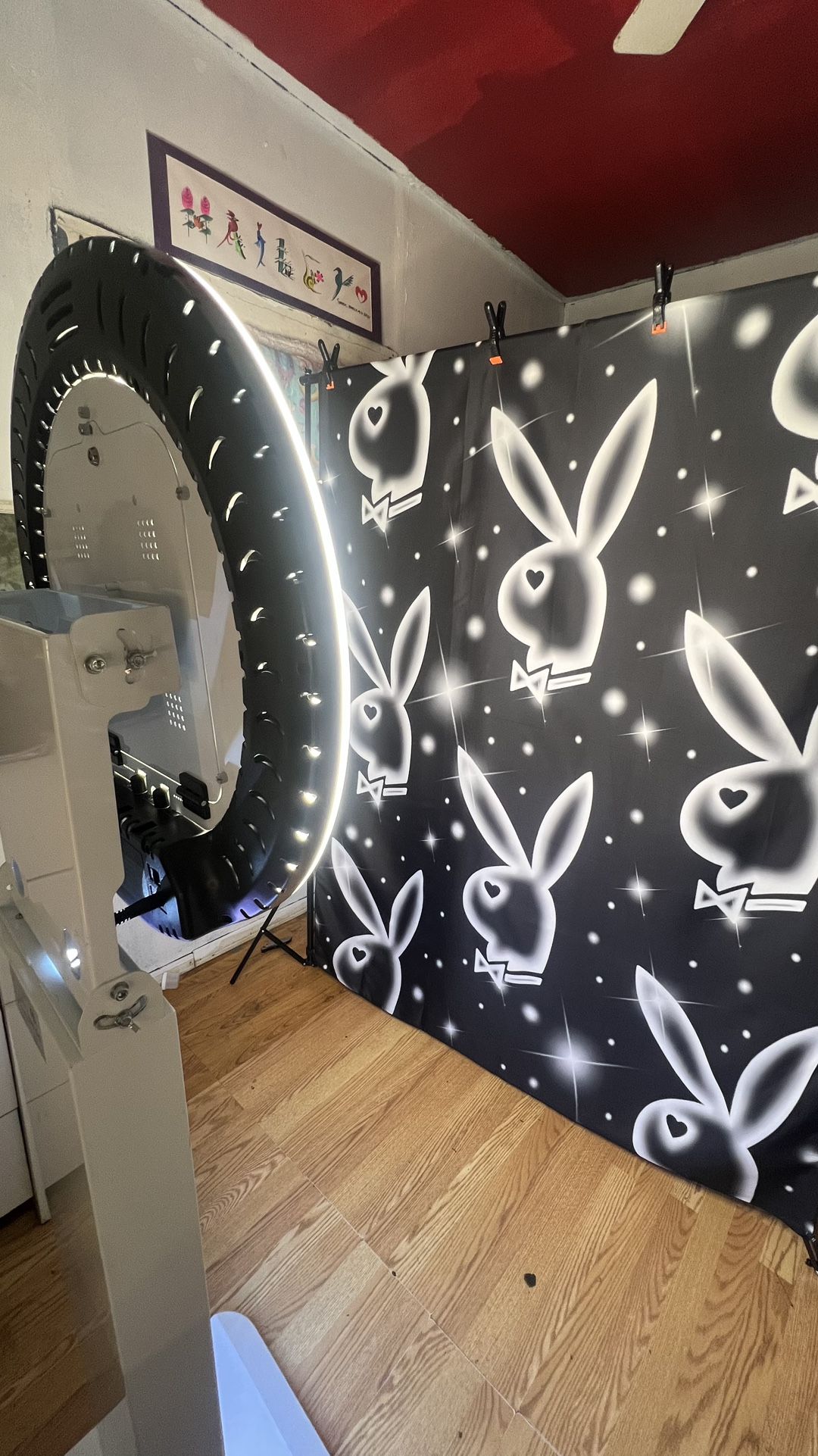 y2k themed photobooth