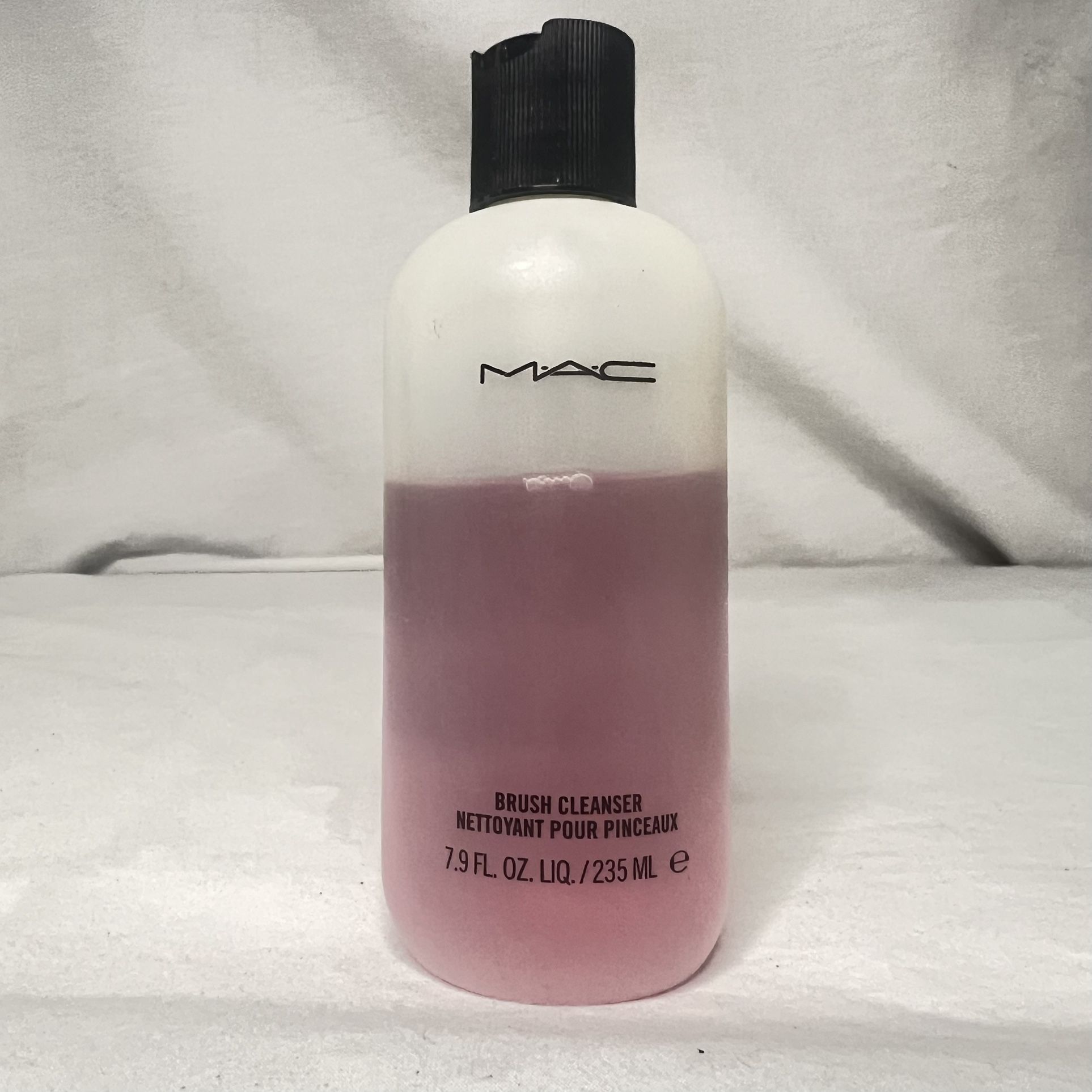 MAC Cosmetics Brush Cleanser 7.9 Fl. Oz. Liq. / 235 ML