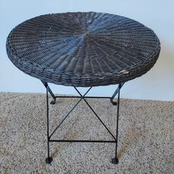 Vintage Wrought Iron Wicker Foldable Round Table Furniture Garden Living Room