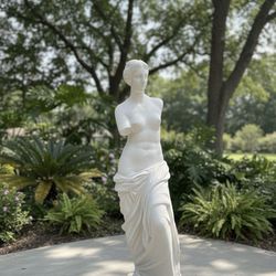 Venus de Milo Statue
