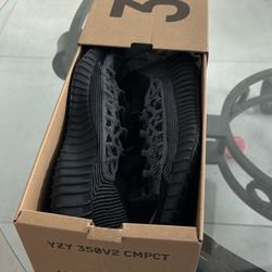 Yeezy 350 CMPT Size 12 Black