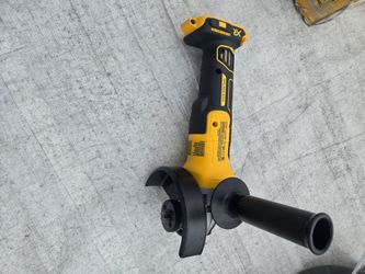 DEWALT
20V MAX XR Cordless Brushless 4.5 in. Slide Switch Small Angle Grinder with Kickback Brake (Tool Only
