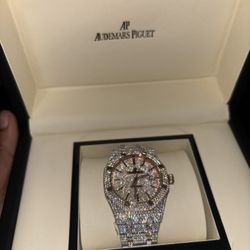 Bustdown Ap Watch 