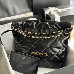 Authentic Chanel Lamb skin Tote. for Sale in Bellmore, NY - OfferUp