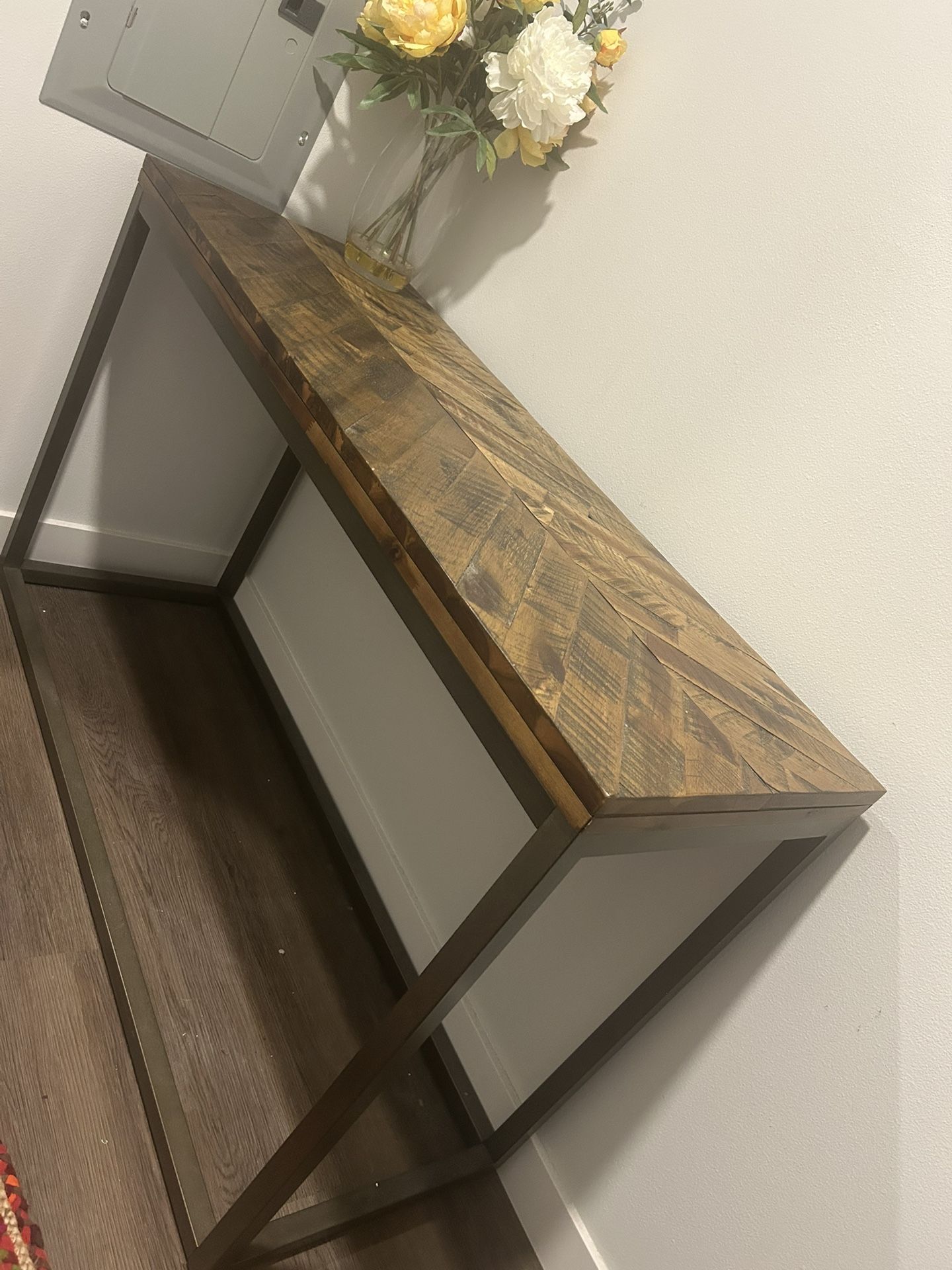 Beautiful Entry Way Table / Behind Couch Console Sofa Table