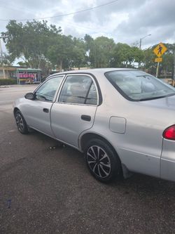 2002 TOYOTA COROLLA....VERY NICE.