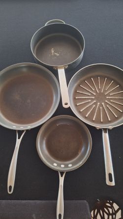 4 Pro Grade Pans $10 For all..
Thick and solid..