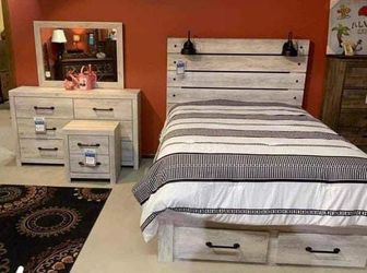 Cambeck Whitewash Storage Panel Bedroom Set