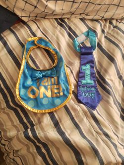 I Am One Bib & Tie
