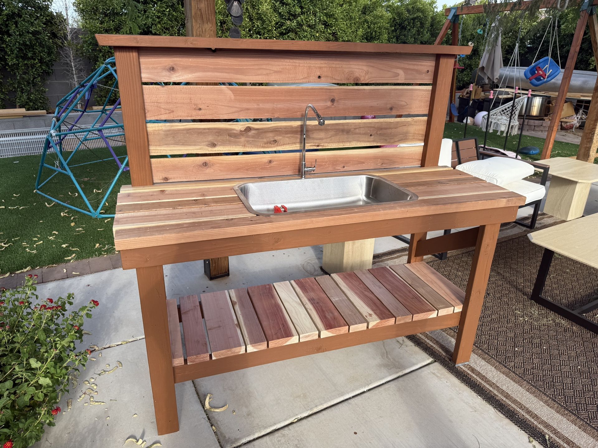 Solid Redwood Lumber Potting Planting Garden Bench 
