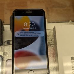 Apple iPhone 7 32gb Black Unlocked 