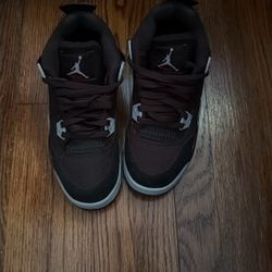 BLACK CANVAS 4s Size 6 