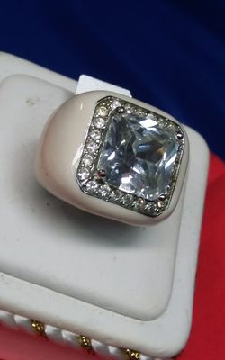 Ring. Size 6.5