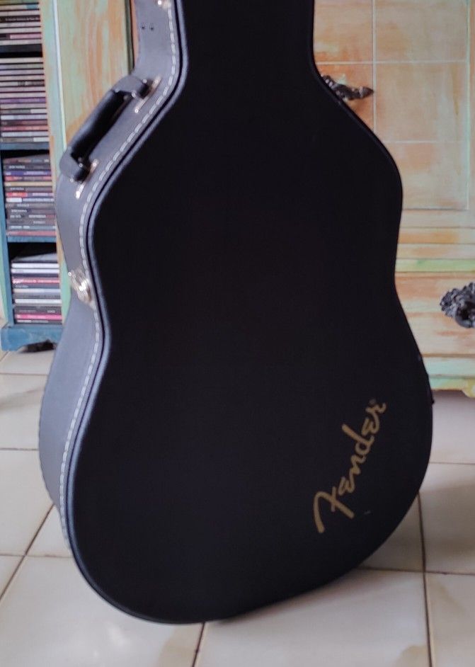 Fender Hard Case For Acoustic Classical Or Electric Guitar 