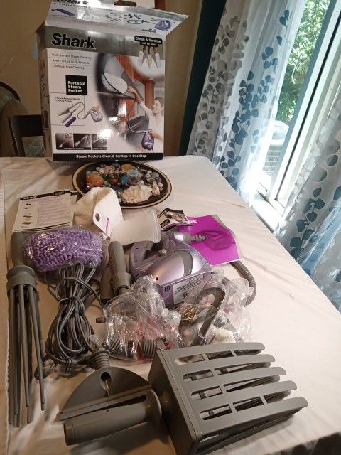 New Unused Shark Steam Pocket Corded Cleaner SC630 Many Unused Accessories & Bag