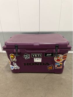 Yeti cooler. Size45