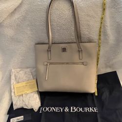 Authentic DOONEY & BOURKE Saffiano Leather Large Tote -used just a few times! 