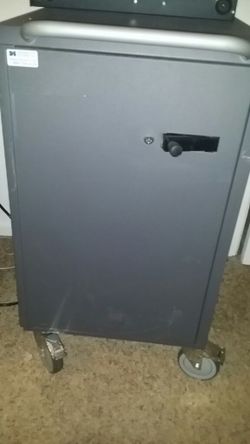 Datamation Secure Laptop & LCD/LED Cart!