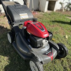 Lawnmower Honda HRX217 Gas Lawn Mower